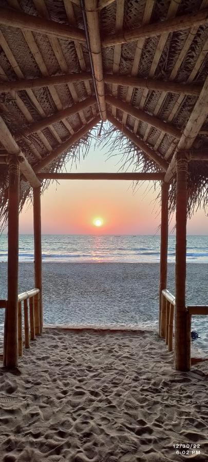 The Meraki Beach Resort جوكارنا المظهر الخارجي الصورة